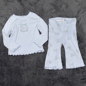 Set in Light Blue with Swan Design